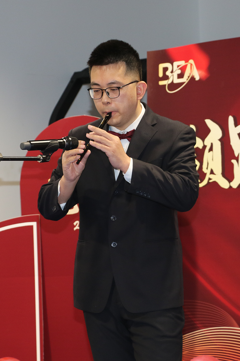 Work with like-minded people!