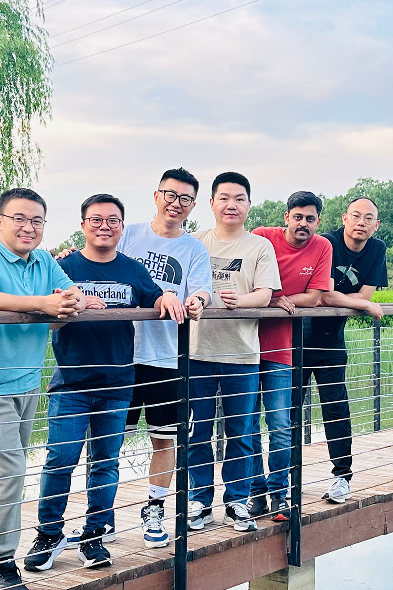 Work with like-minded people!